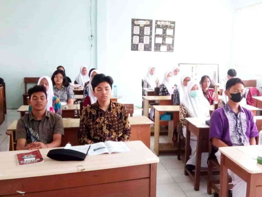 Mindfulness di Kelas: Solusi atas Stres dan Kecemasan Pelajar Zaman Sekarang
