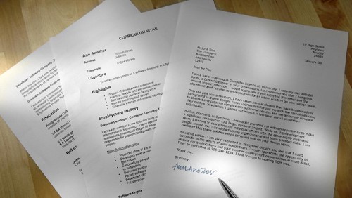 Saat Dunia Berubah Cepat, Tapi Sekolah Masih Ajarkan Cara Bikin Surat Lamaran 90-an
