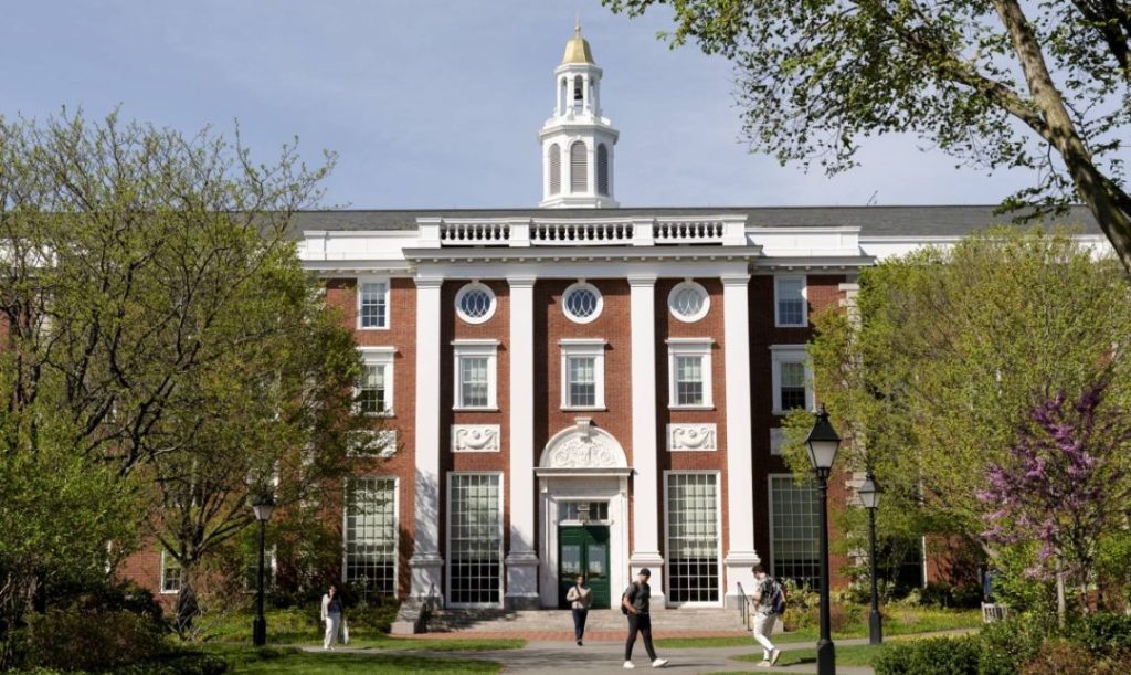 10 Beasiswa Kuliah Luar Negeri 2026 Paling Dicari Pelajar Indonesia